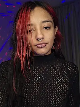 carolinerue online show from March 2026 04:17:01 AM