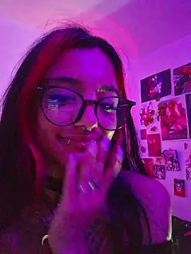 carolinerue online show from April 2026 03:20:02 AM