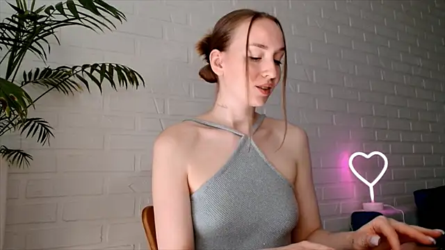 WhitePrincessLuna online show from July 2026 12:01:02 PM