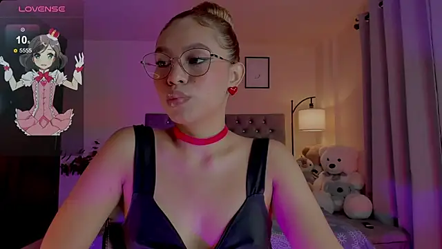 Snapshot of OxanaFedorova1- chatting on May 2026 08:25:01 PM OxanaFedorova1- online show from May 2026 08:25:01 PM