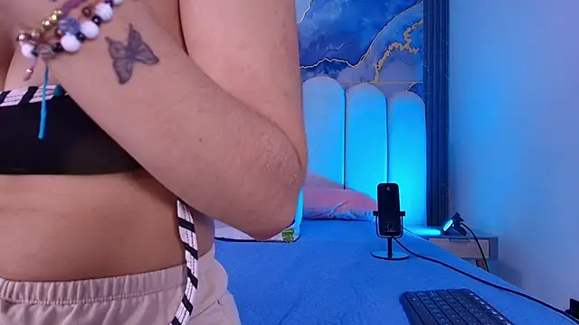 abbyrouss  online show from April 2026 03:04:02 AM