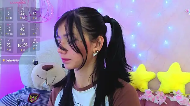 Snapshot of april_bennett chatting on June 2026 01:45:02 PM april bennett online show from June 2026 01:45:02 PM
