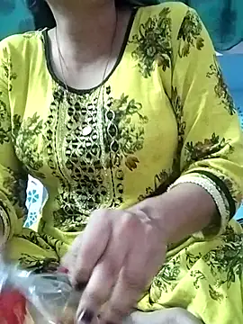Hot-Pooja25 online show from May 2026 03:49:02 PM