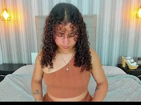 Sofiapassionne online show from May 2026 01:42:02 PM
