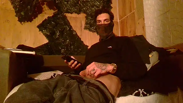 Snapshot of Sillycatfish chatting on December 2025 03:33:02 AM Sillycatfish online show from December 2025 03:33:02 AM