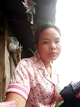 Huyen x online show from April 2026 01:42:01 AM