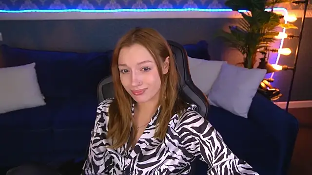 Snapshot of FoxyMayy chatting on July 2026 07:28:01 PM FoxyMayy online show from July 2026 07:28:01 PM