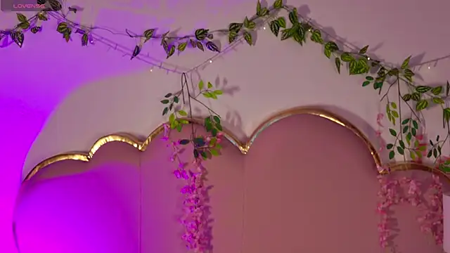 Lauuu2007 online show from April 2026 09:27:01 PM