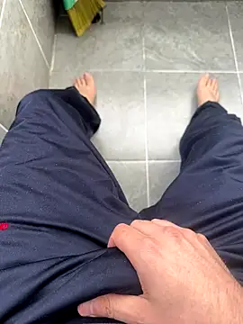 LAZ3R1 online show from November 2025 12:51:01 PM