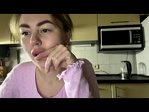 MartaLuna  online show from April 2026 09:01:02 PM