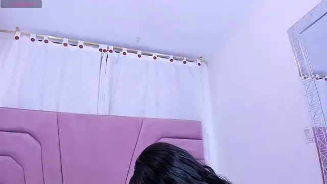 miajhonsonx online show from April 2026 03:18:02 PM