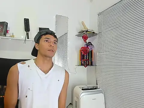 xxKamadevaxx online show from February 2026 12:37:01 PM