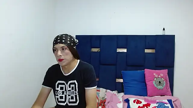 PinkLuna LolaBloom online show from April 2026 02:31:01 AM