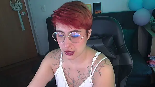 Miacatsito3 online show from November 2025 08:52:01 PM