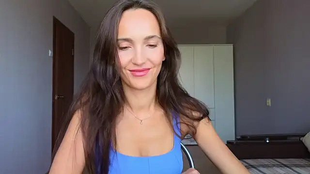 Lillian-Clark online show from April 2026 10:41:01 AM