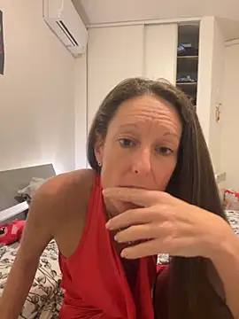 Kristinatreize online show from November 2025 05:45:03 PM