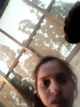 Snapshot of Saloni-Gupta chatting on February 2026 01:41:02 PM Saloni-Gupta online show from February 2026 01:41:02 PM