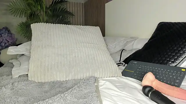 Amber Santana online show from April 2026 07:45:01 AM