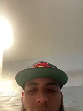 LeoPR00 online show from December 2025 01:47:01 AM