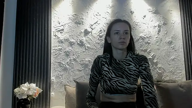 joselin rouse online show from April 2026 01:04:02 PM