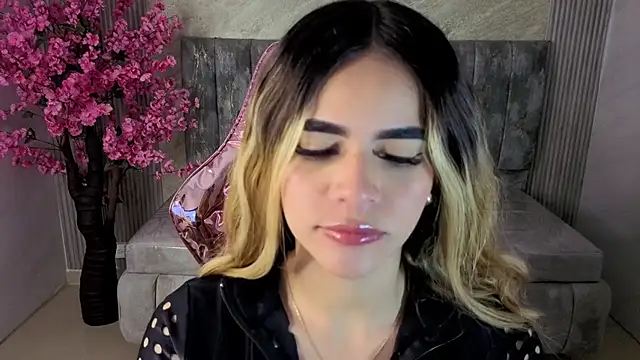 lilith4 s online show from October 2025 03:20:02 AM