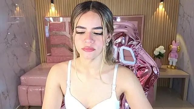 lilith4 s online show from November 2025 08:25:02 PM