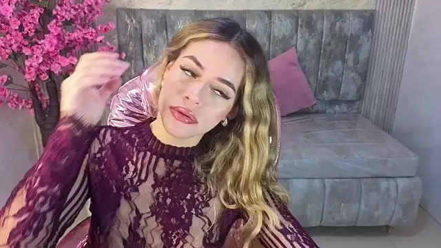 lilith4 s online show from November 2025 01:11:01 PM