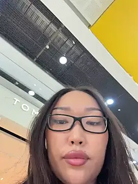 AdriaNochi online show from June 2026 01:11:01 PM
