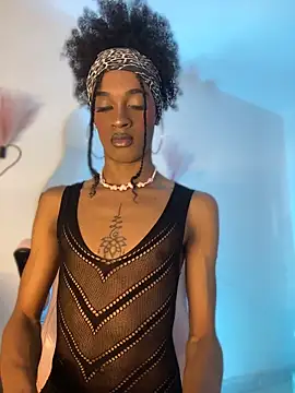 Mia royal online show from May 2026 06:38:01 PM
