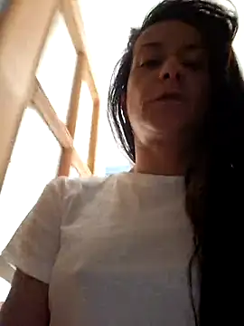 Snapshot of Lauraxxsteen chatting on September 2025 07:57:02 AM Lauraxxsteen online show from September 2025 07:57:02 AM