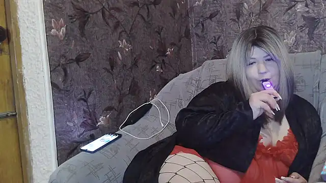 YuliiaSan online show from August 2026 07:45:02 PM