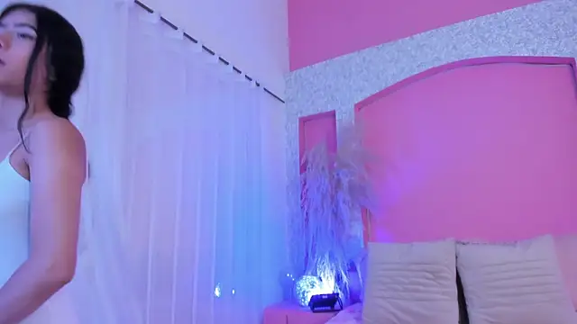 Peytonn Monroe online show from April 2026 07:36:01 PM