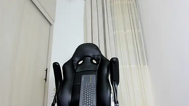 Biscuit oliva online show from March 2026 01:10:01 AM