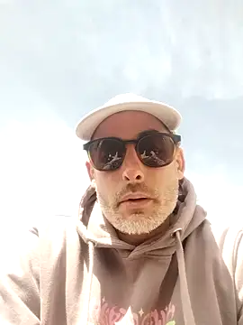 LeLoup49 online show from March 2026 10:59:01 AM