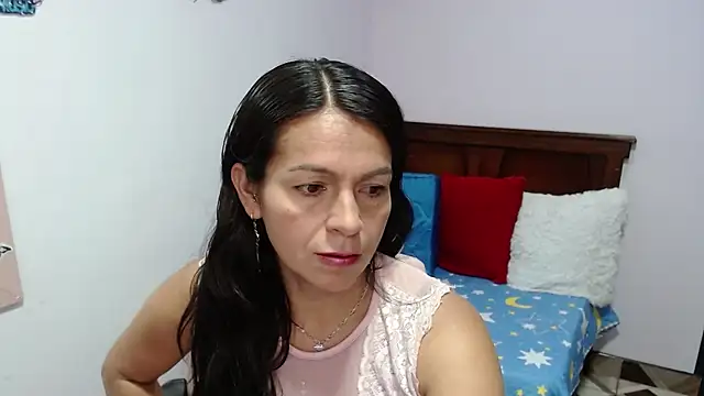 Snapshot of camilavargas_ chatting on June 2026 06:38:01 PM camilavargas online show from June 2026 06:38:01 PM