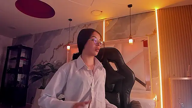 sophiadoll tf online show from February 2026 08:40:02 PM