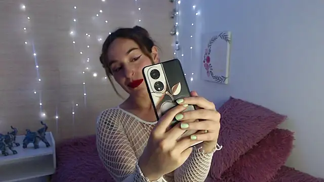 Snapshot of kat_desiree chatting on October 2025 08:04:01 PM kat desiree online show from October 2025 08:04:01 PM