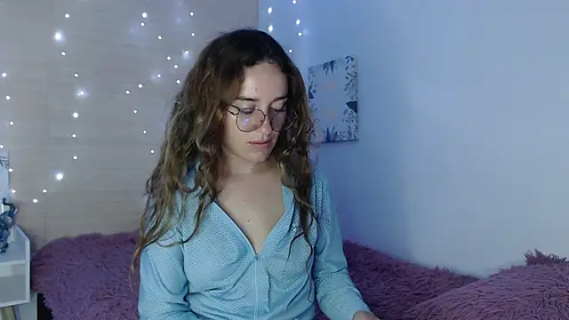 Snapshot of kat_desiree chatting on November 2025 02:02:01 AM kat desiree online show from November 2025 02:02:01 AM