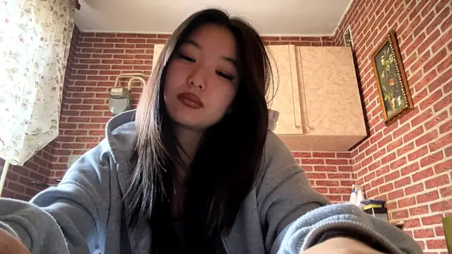 EmmaLeexth online show from March 2026 10:10:01 AM