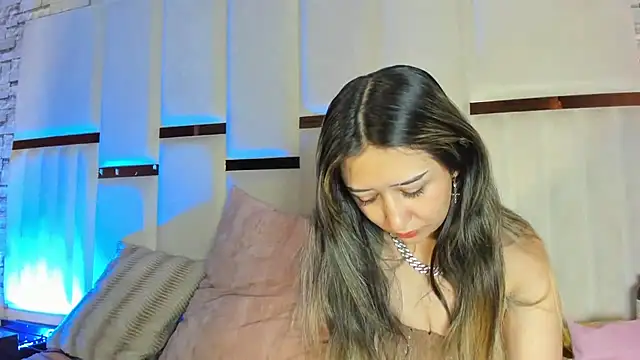 ANLLELOAndANGELA online show from April 2026 05:17:01 PM