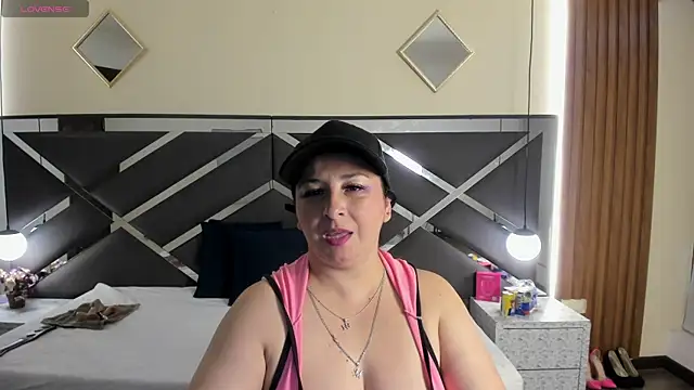 AgataThompson  online show from February 2026 08:20:02 PM