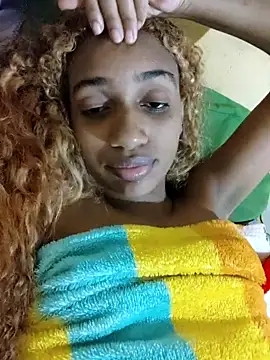 Barbiefox24 online show from May 2026 07:28:02 AM