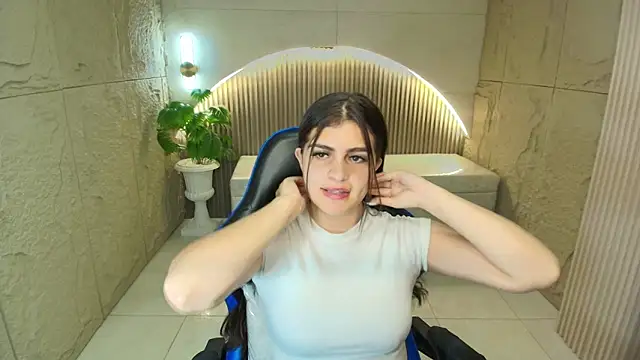 dany r  online show from April 2026 01:42:02 AM