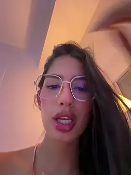 Julieta Duque online show from December 2025 05:45:02 AM