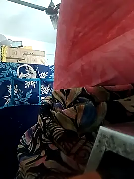 Snapshot of TeluguCuplehyd chatting on October 2025 04:13:01 AM TeluguCuplehyd online show from October 2025 04:13:01 AM