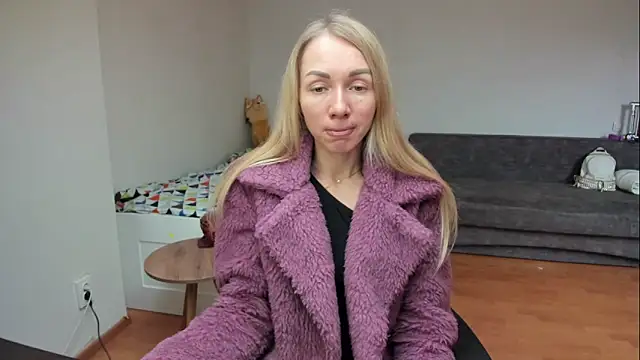 AlisiaCat online show from April 2026 08:30:02 AM