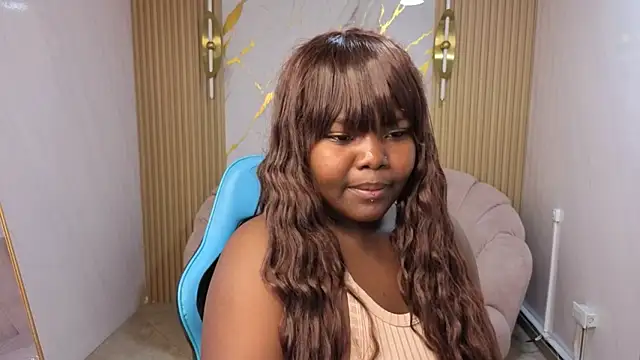 Soffia b online show from December 2025 07:54:01 PM