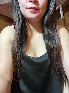 violet-00 online show from May 2026 12:07:01 AM