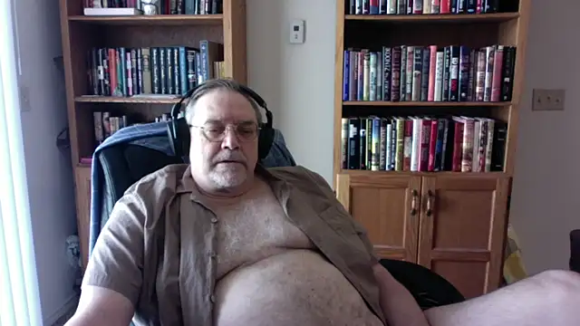 Vinyl22xh online show from April 2026 05:27:01 PM