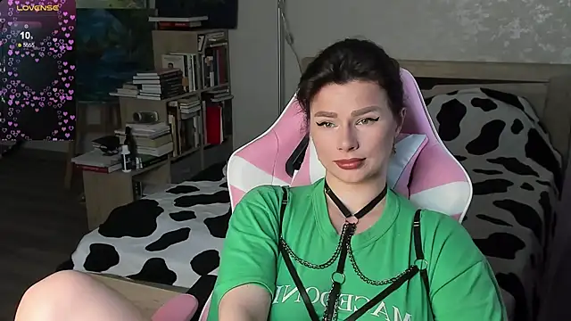 Snapshot of bbJ_one chatting on June 2026 12:22:01 PM bbJ one online show from June 2026 12:22:01 PM